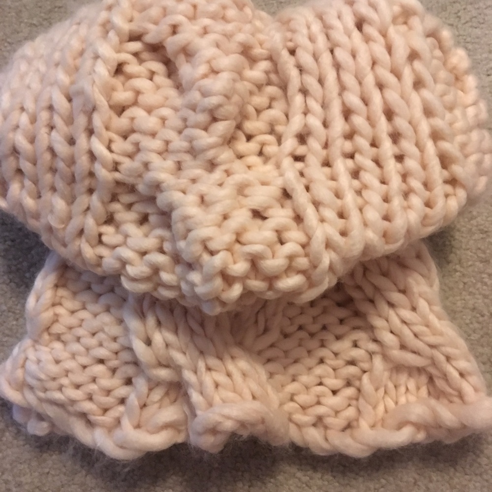 Chunky cable blush woven scarf - Picture 2 of 4